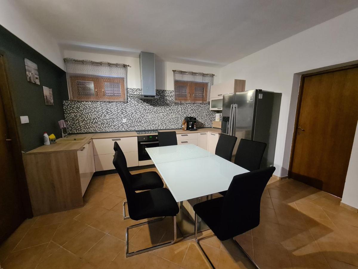 Apartman Mihaela 沃希 外观 照片